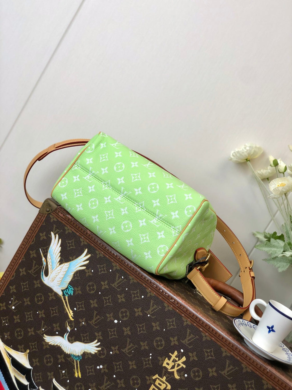 Louis Vuitton Women's Fashion Classic Avocado Green Logo Zipper Closure Leather Shoulder Bag Handbags In Small Medium And Large Sizes Crossbody Bag Bags #78663