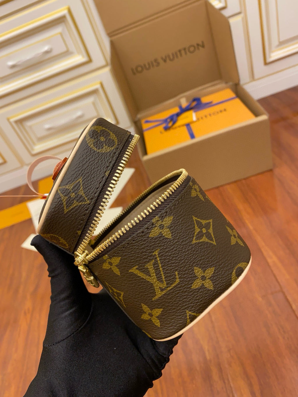 Louis Vuitton NICE NANO Women's Solid Color Classic Printed Leather Zipper Chain Makeup Bag Handbag Bags #77967