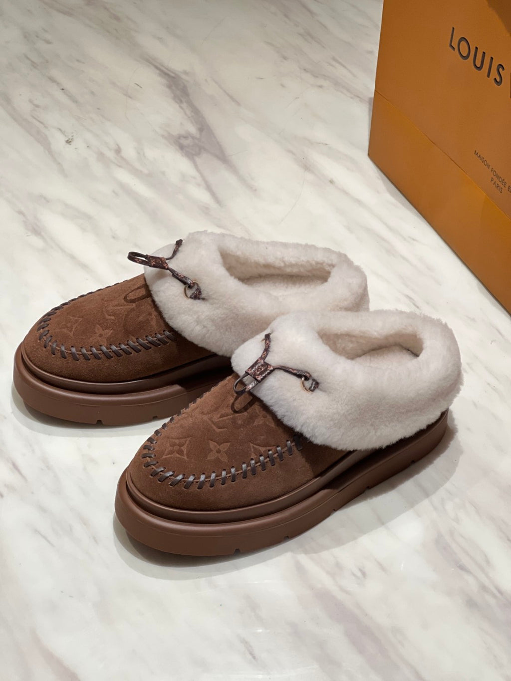 Louis Vuitton Women's SKI Cortina Closed Mule #333452