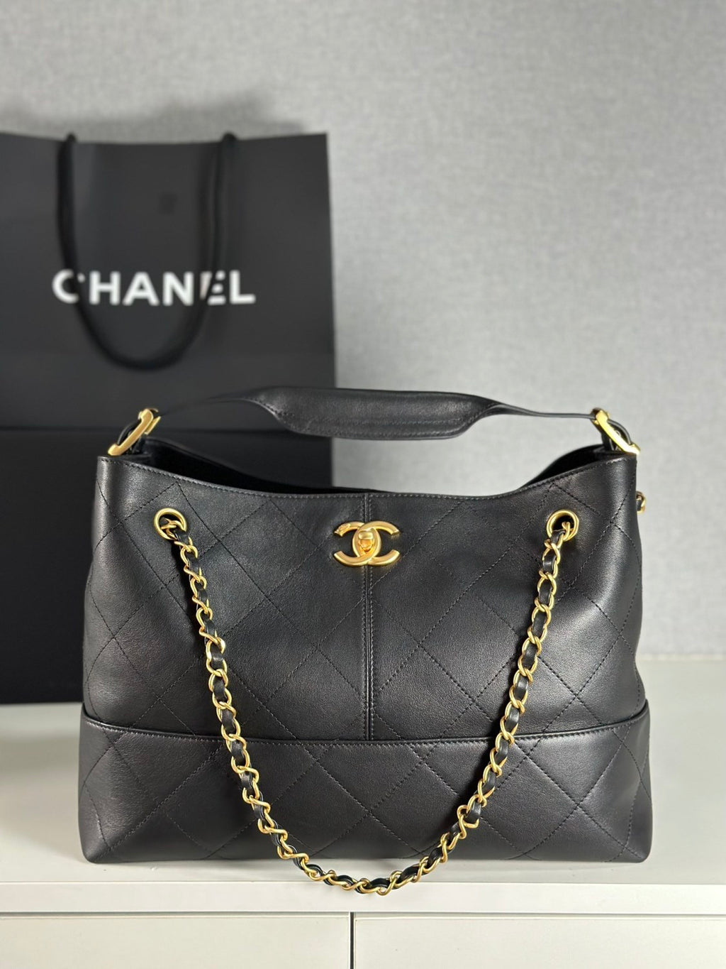 Chanel 25a Hobo Full-leather Black & Gold Horizontal Tote Bag Stylish Luxury Shimmering Shoulder Bag Handheld Large Capacity Bags  #82167A