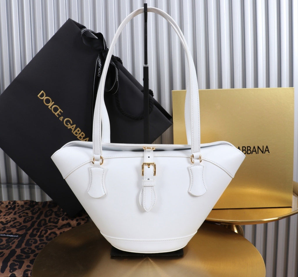 Dolce & Gabbana Capri New Rolled Bucket Bag Simple Yet Sophisticated Understated Yet Luxurious a Timeless Classic Bags BB7815AK274 #197031