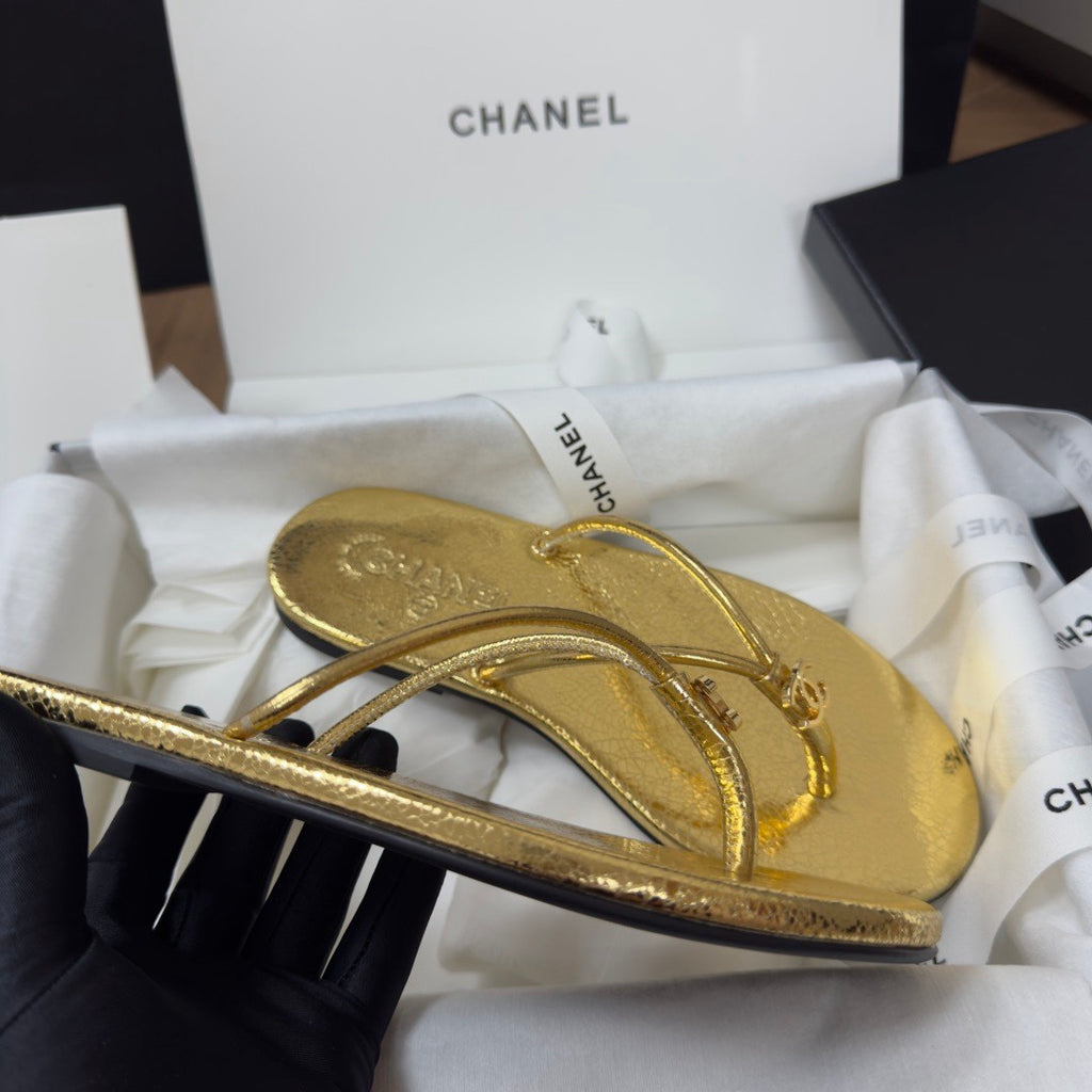 Chanel Mules Crackled Laminated Calfskin Gold #379231