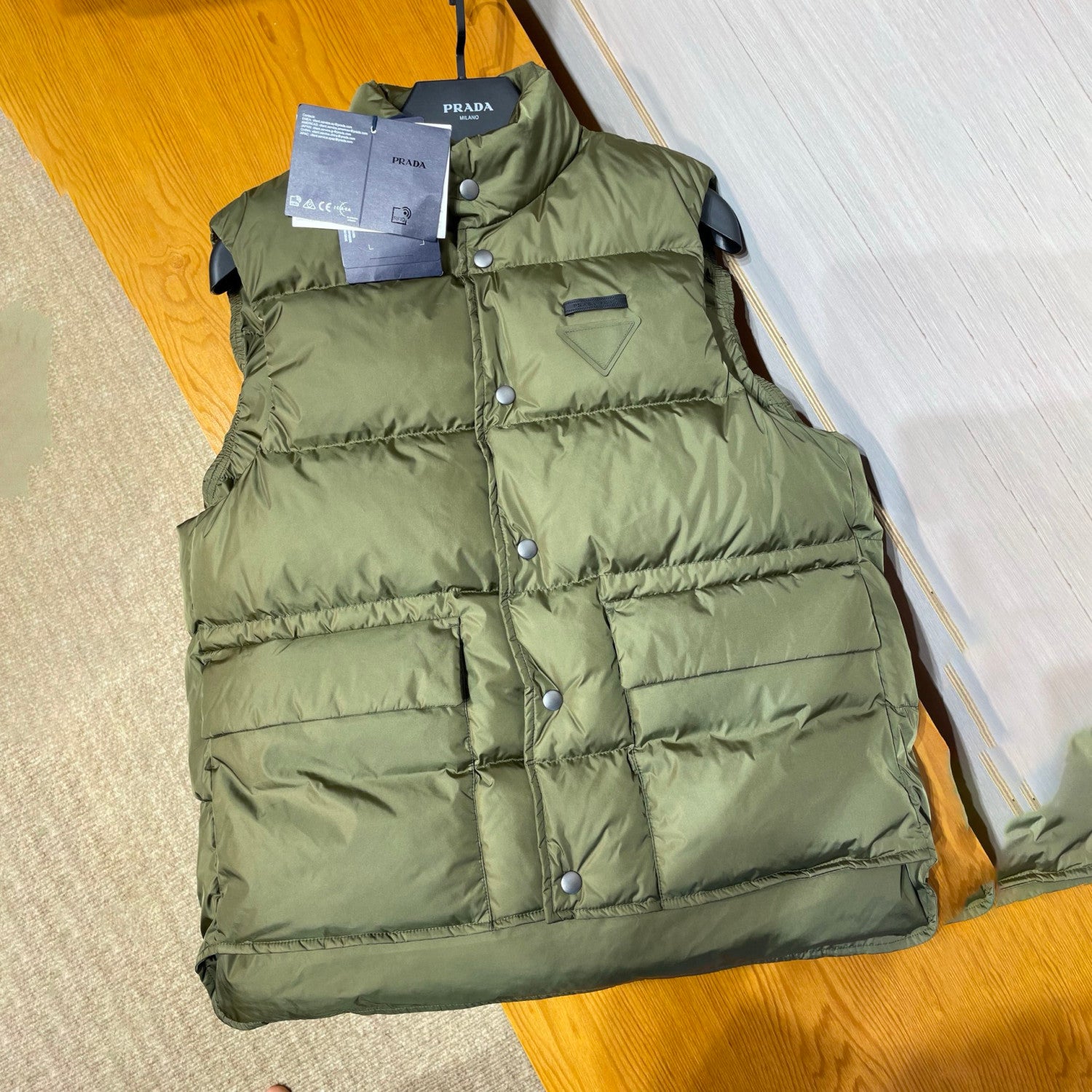 Prada Men's Fall/Winter Fashion Casual High Neck Single Button Solid Color Logo Triangle Patch Decorated Vest #79331