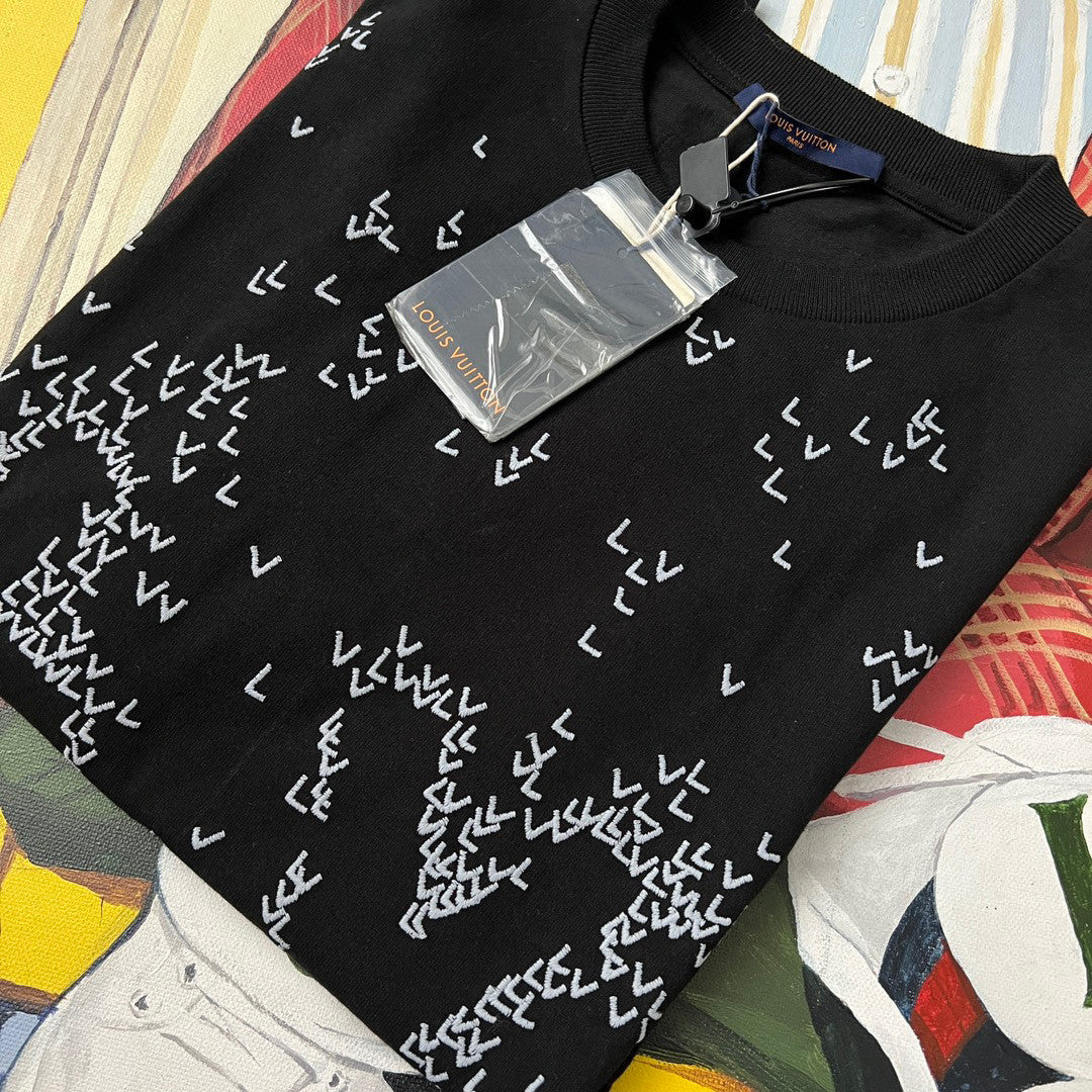 Louis Vuitton Black Embroidered Loose Fitting Short Sleeved T-shirt #21553
