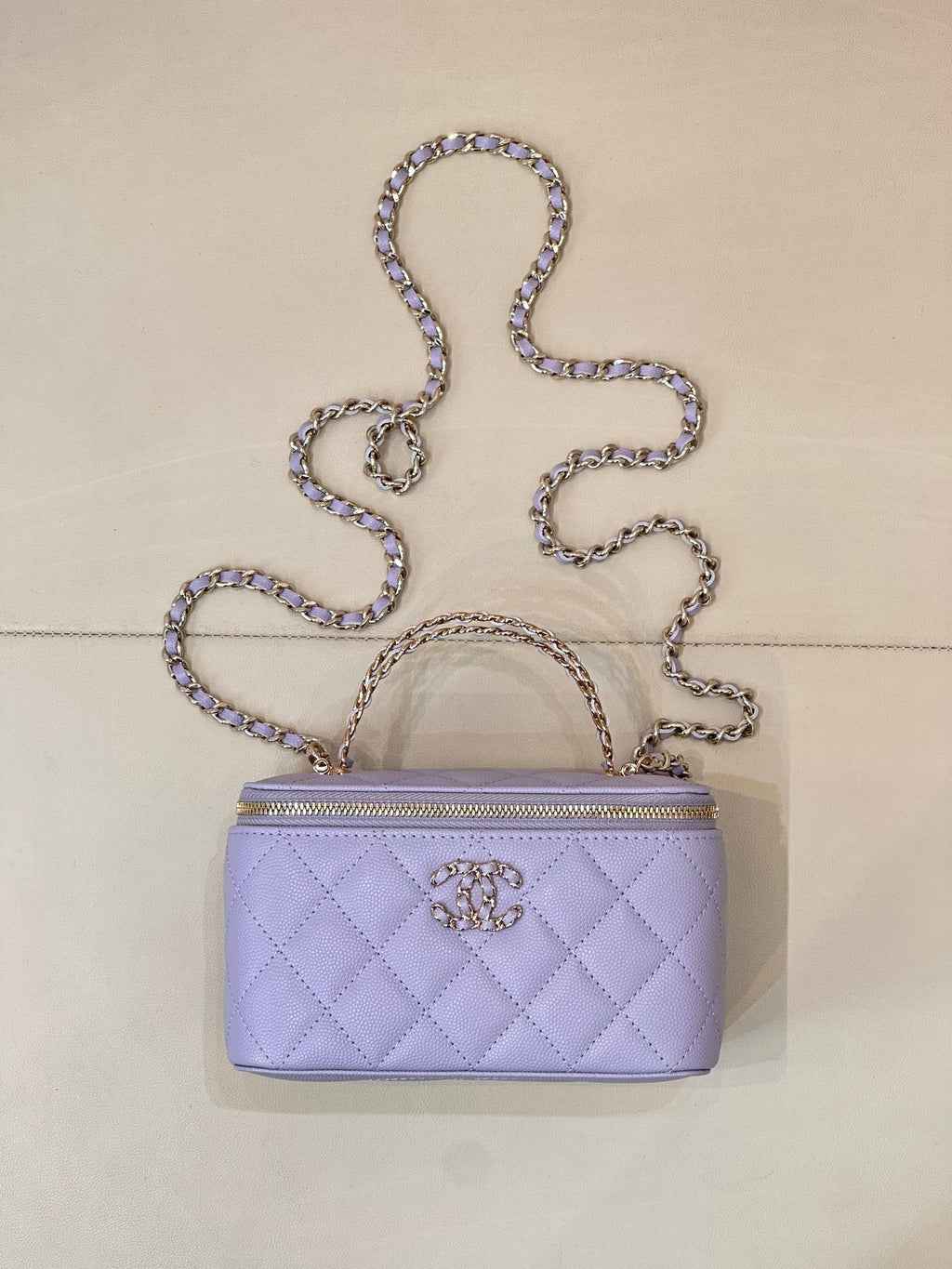 CHANEL Long Vanity With Chain Grained Shiny Calfskin Gold-tone Metal White #383847