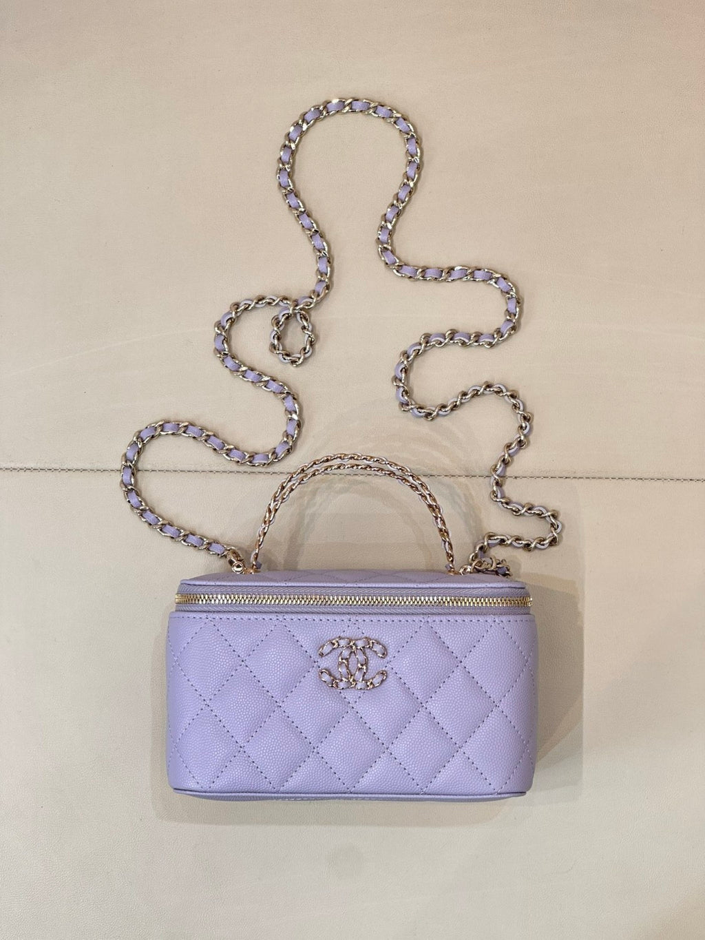 CHANEL Long Vanity With Chain Grained Shiny Calfskin Gold-tone Metal White #383847
