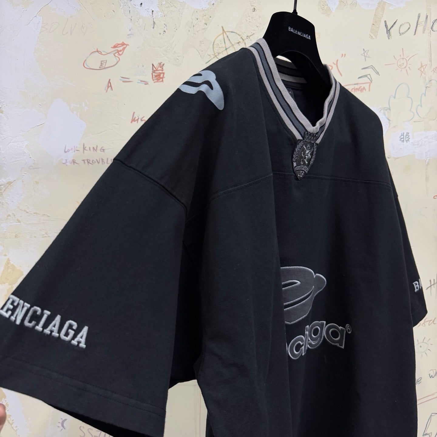 Balenciaga Top-Quality Version Men's 3b Football V-neck T-shirt Oversized Black Anthracite  #336374