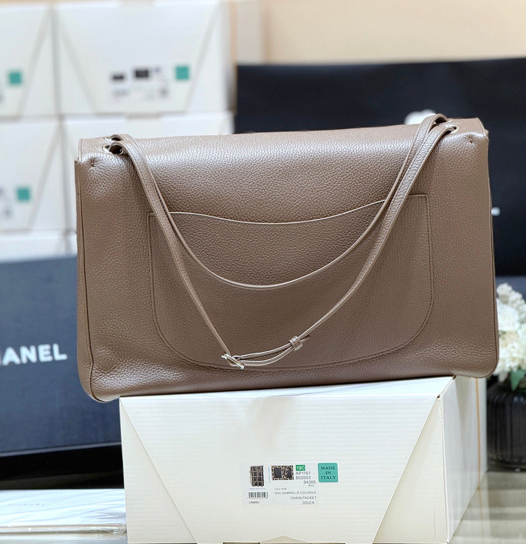 Chanel Maxi Flapbag Grained Calfskin Silver Metal #378922