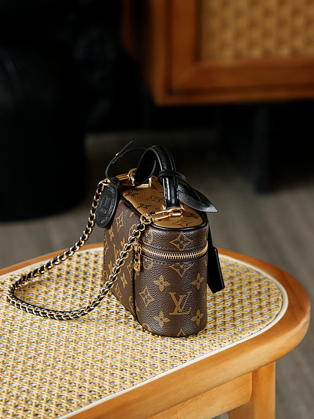 Louis Vuitton Pre-Owned Monogram Reverse Vanity PM Crossbody Bag & Vanity Chain Pouch Handbag M47125 - Private Version with Queryable Chip Code #83111A
