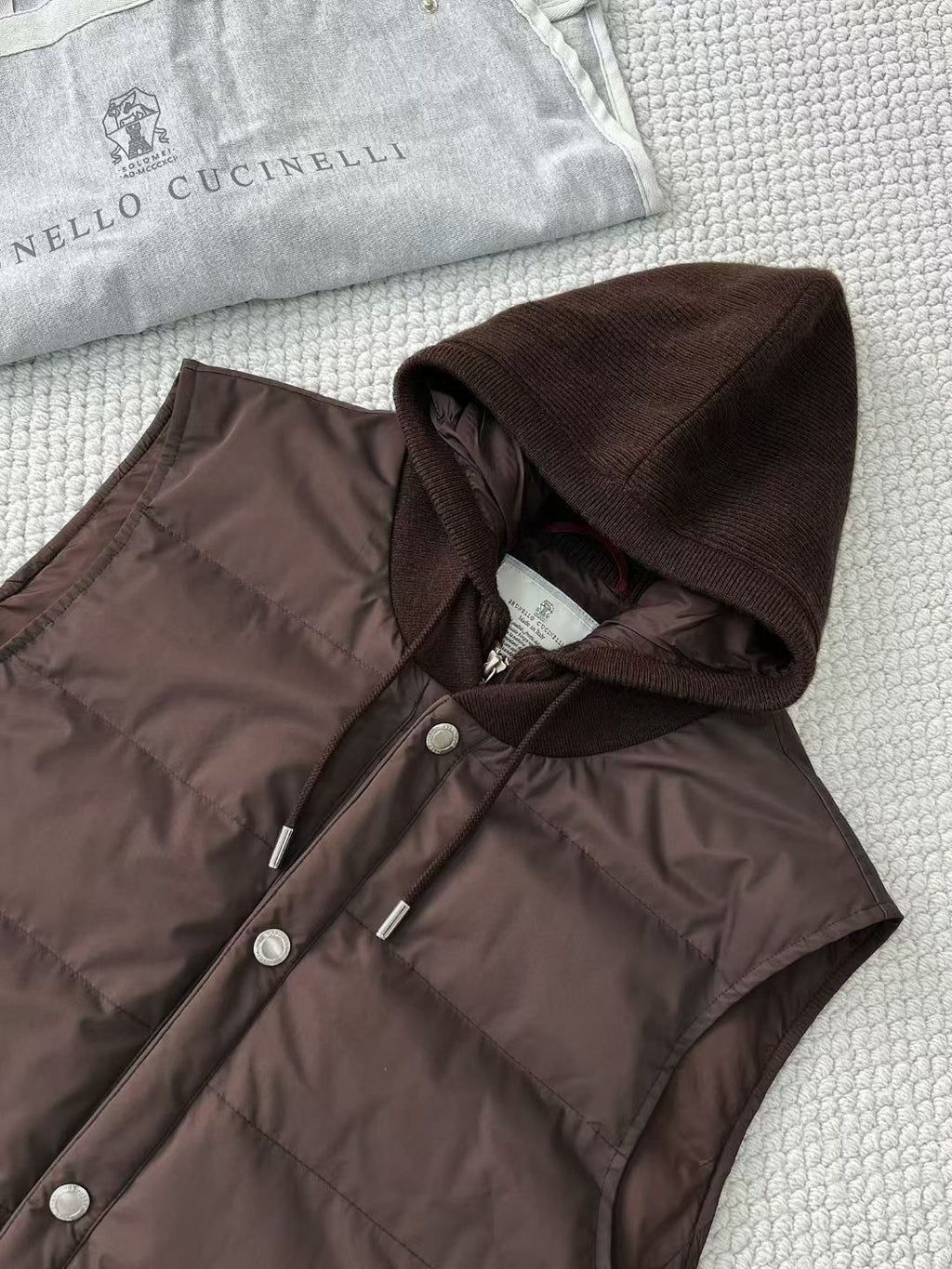 Brunello Cucinelli Men's Fall/Winter High-Street Color-Blocked Single-Breasted Solid Sleeveless Hooded Down Vest Ngvp #2321