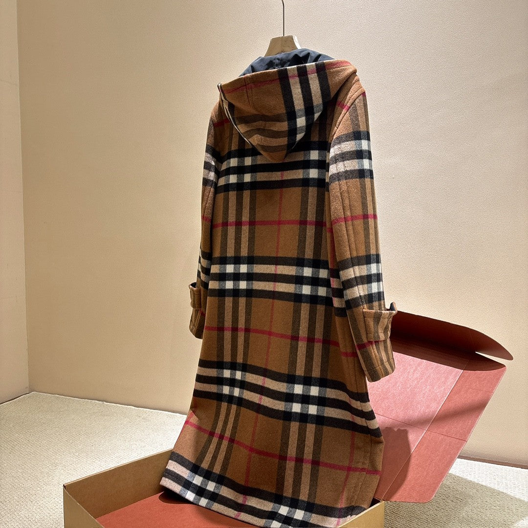Burberry Men's And Women's Fall/Winter Fashion Casual Hooded Plaid Horn Button Long Coat Trench Jacket #79428
