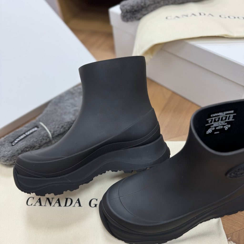 Canada Goose Women's Waterproof Round Toe Printed Rain Boots #332834