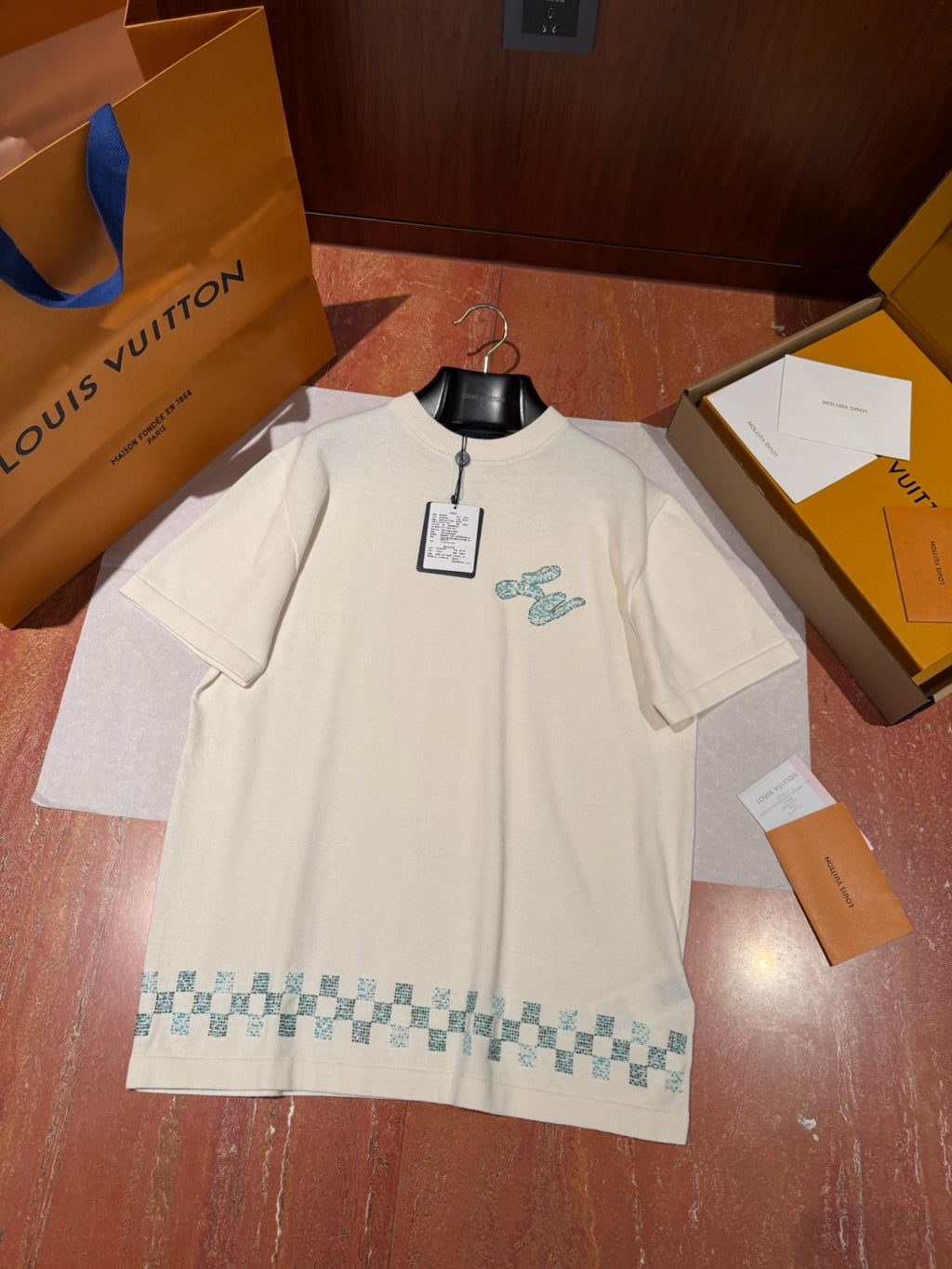 Louis Vuitton Men's Summer Embroidered Beaded Small Snake Pattern Solid Color Round Neck Short Sleeve T-Shirt #77554