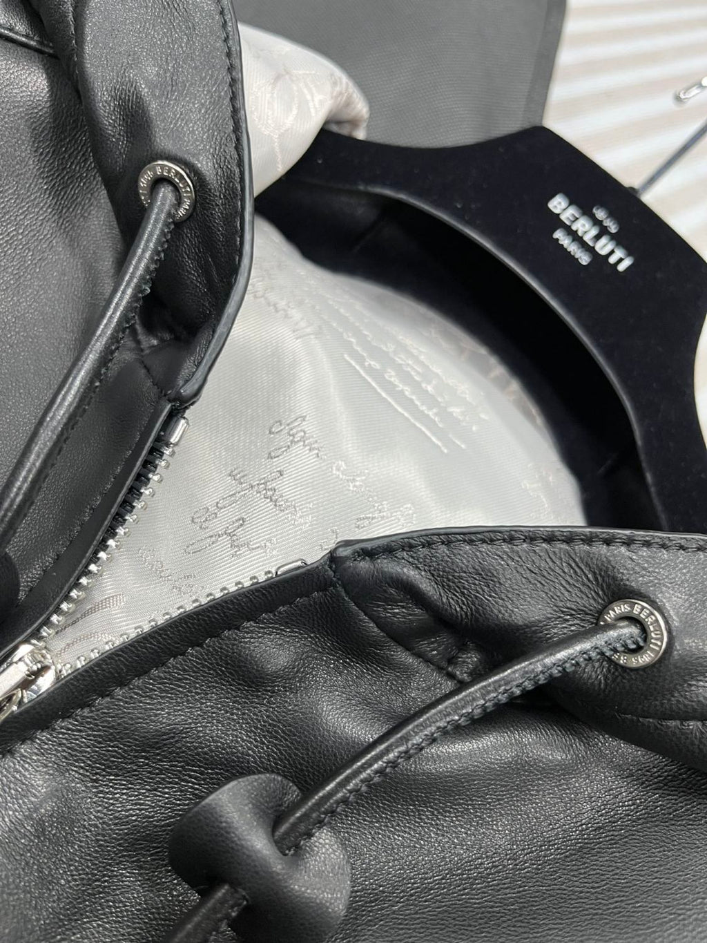 Berluti Men's Autumn And Winter Fashion Solid Color Sheepskin Zipper Long Sleeve Casual Alternative Hooded Leather Jacket Ngvp #9183