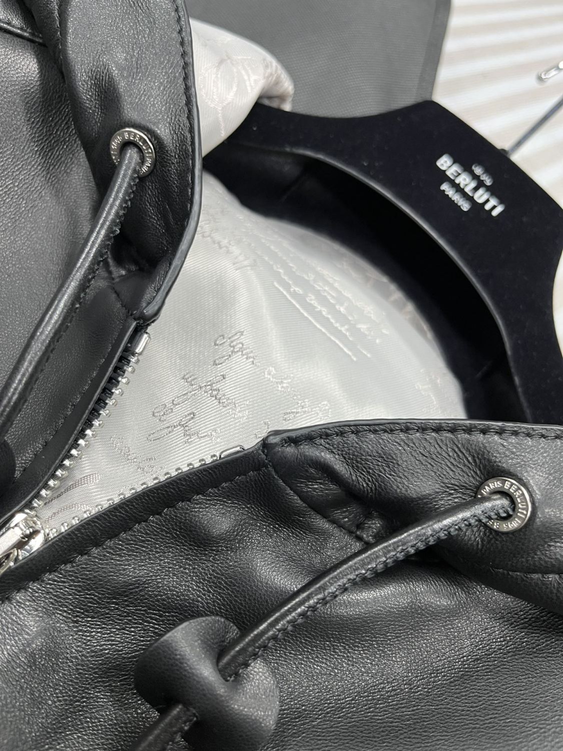 Berluti Men's Autumn And Winter Fashion Solid Color Sheepskin Zipper Long Sleeve Casual Alternative Hooded Leather Jacket Ngvp #9183
