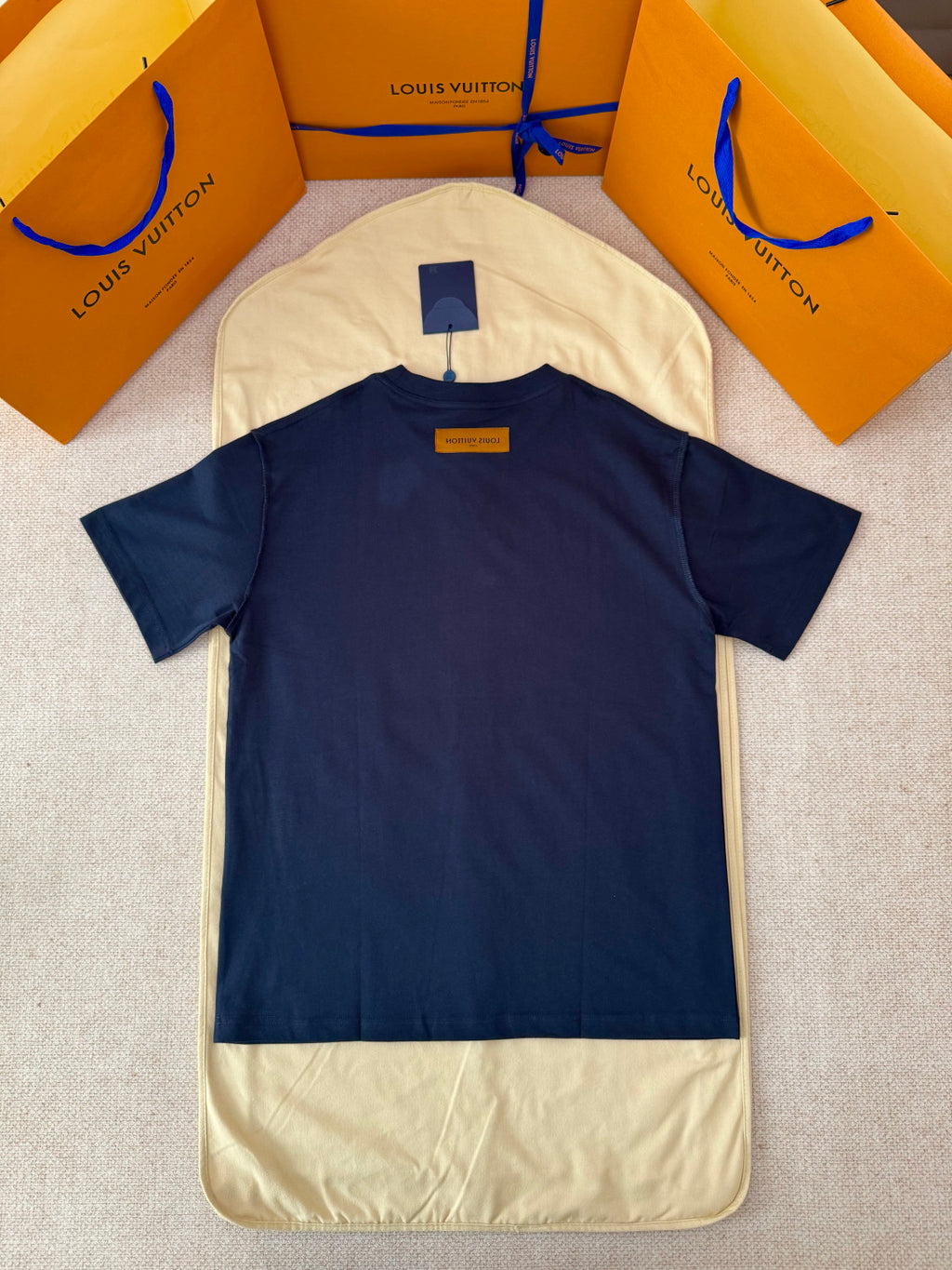 Louis Vuitton Embossed Lv T-shirt #334929