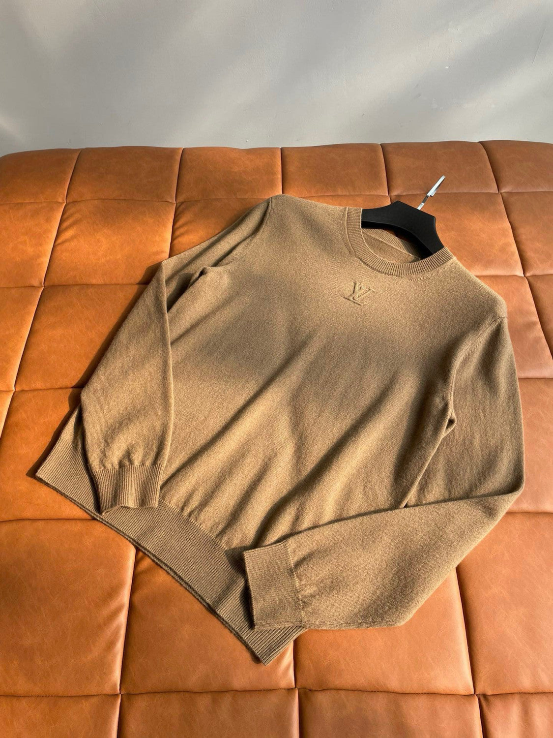Louis Vuitton Men's Spring and Autumn Embossed Logo Solid Color Hooded Sweatshirt Pullover #97941