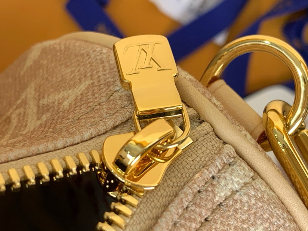 LOUIS VUITTON SPEEDY BANDOULIÈRE 20 Bag Monogram Canvas LV Travels X Grace Coddington Collaboration Series Cat shape pendant #332321