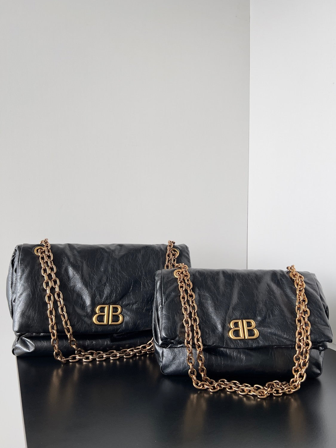 Balenciaga Men's And Women's Magnetic Buckle Flap Closure Indentation Calfskin Shoulder Crossbody Bag Bags #73717