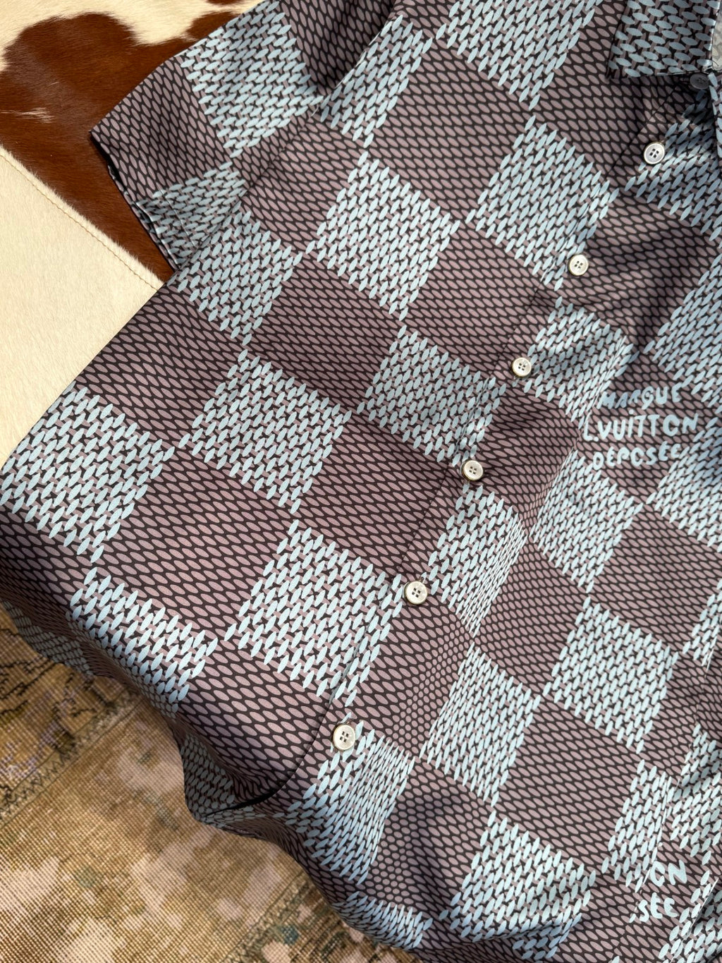 Louis Vuitton Men's Summer Solid Color Checkered Print Single-Breasted Short-Sleeved Shirt and Casual Shorts Set Suit #77177