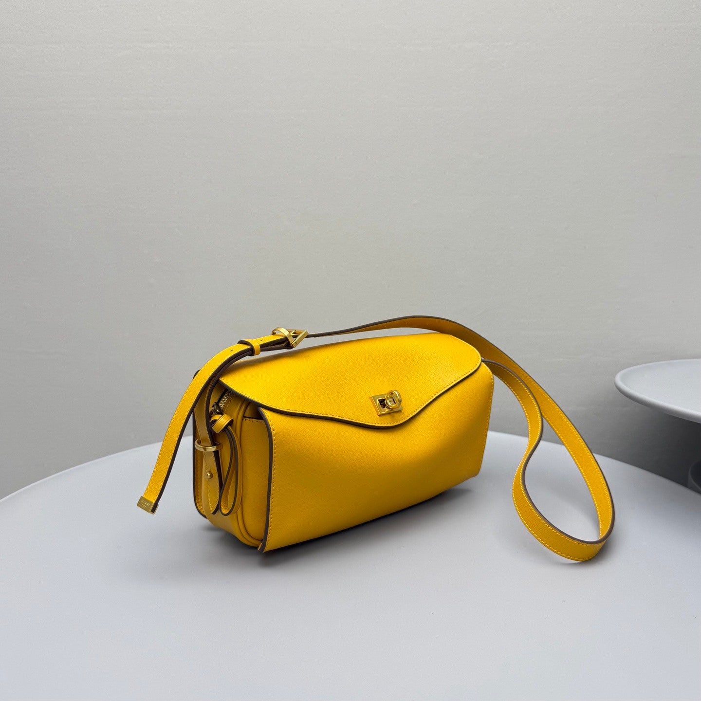 Balenciaga Le 7 Shoulder Bag Medium #378950