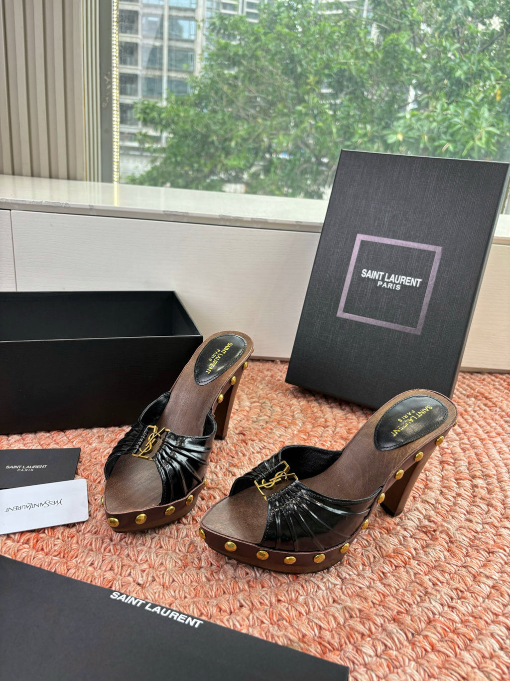 Saint Laurent BABYLONE Clogs in Smooth Leather #379492