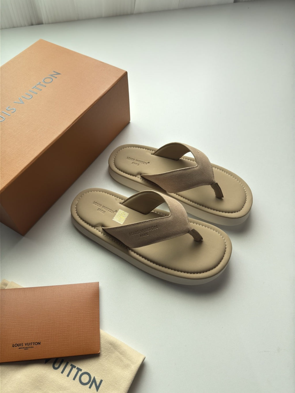 Louis Vuitton LV Flip Thong Shoes #387886