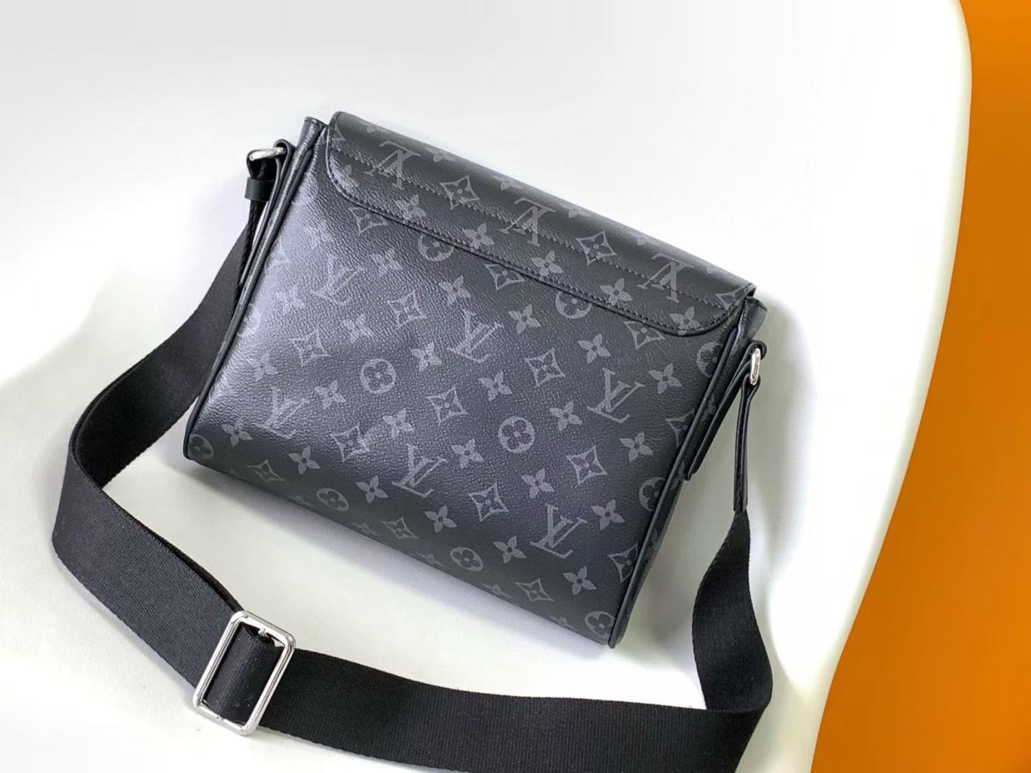 LOUIS VUITTON District Series Men's Blue-Grey with Black Monogram. Adjustable Shoulder Strap. Painted Single Shoulder/Crossbody Bag M44000/M44001 #81933L