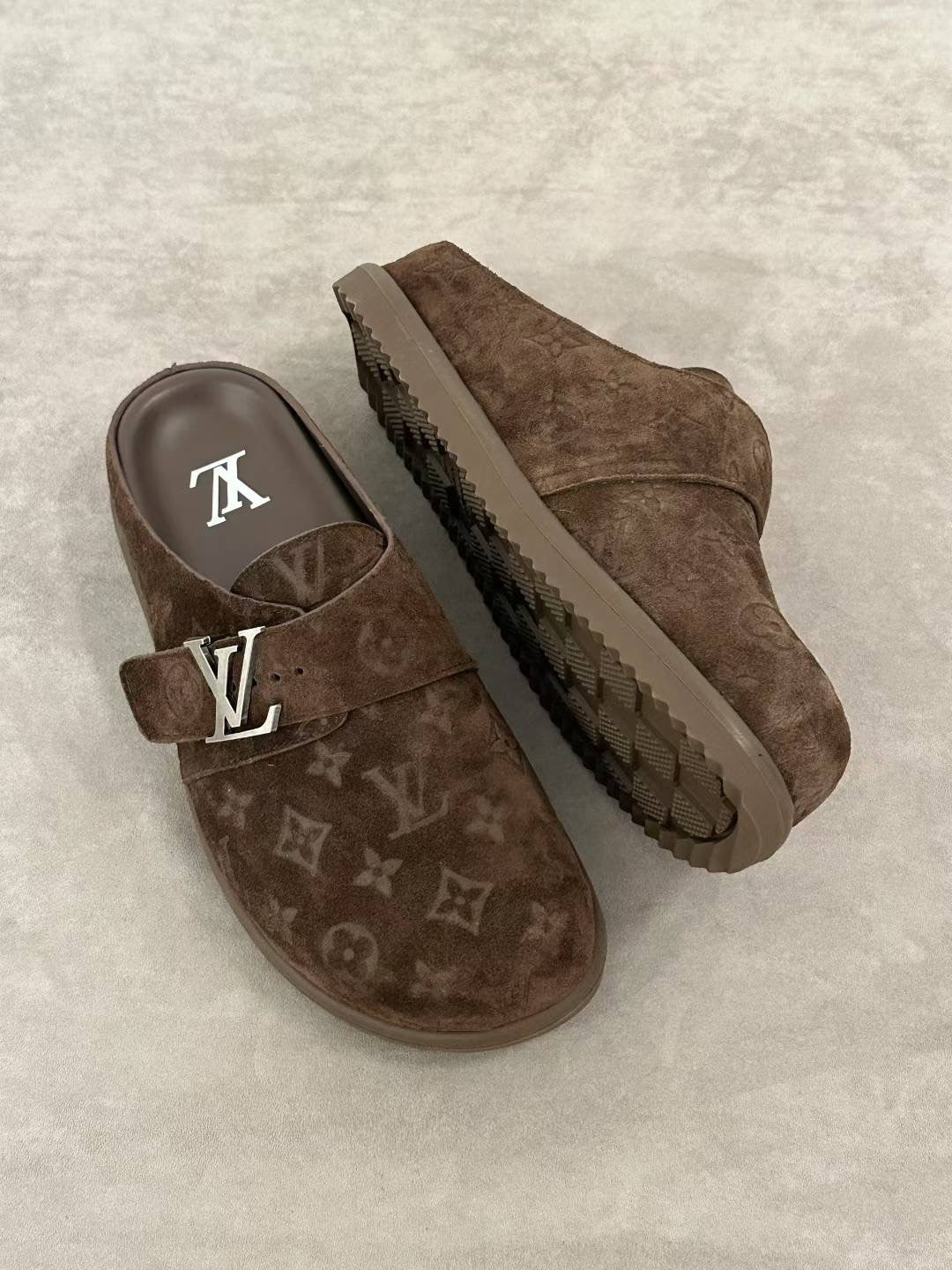LOUIS VUITTON LV Easy Mule #386980