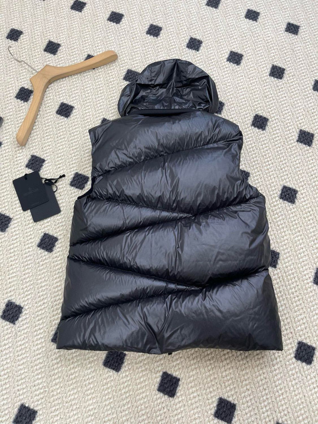 Moncler Men's Autumn and Winter Solid Color Zipper Standing Collar Puffer Down Vest #73659