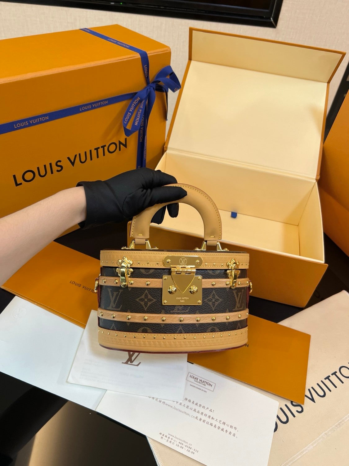 Louis Vuitton Ellis Handbags New Vintage-print Oval Hard-shell Clutch Leather Shoulder Strap Crossbody Bags Artisanal Handbag Bag M24843 #196189