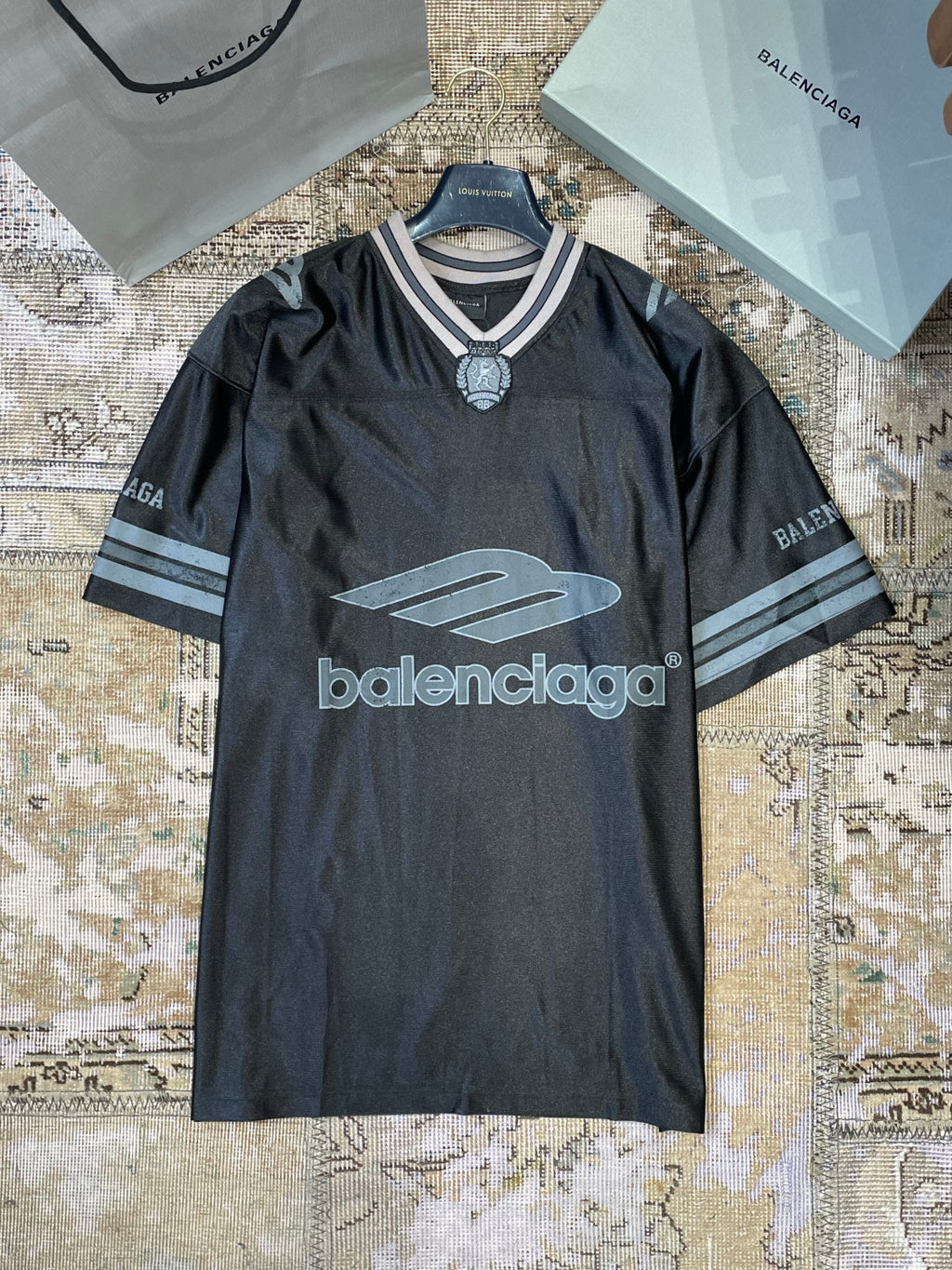 Balenciaga Men's 3b Football V-neck T-shirt Oversized #376175