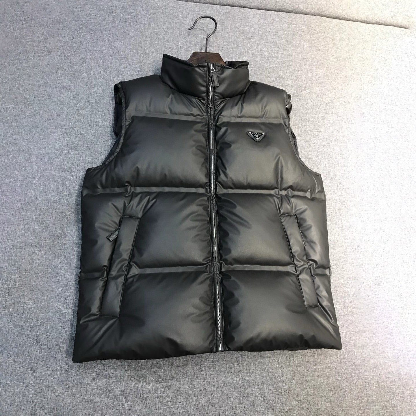 Prada Men's And Women's Autumn/Winter Fashion Classic Solid Color High Neck Zipper Premium Fashion Style Business Casual Leather Down Vest #79435