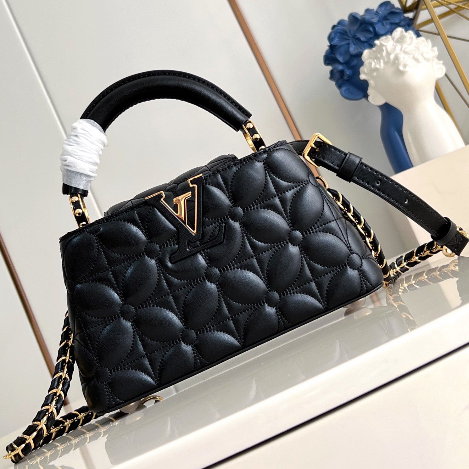 Louis Vuitton Capucines East-West Women's Monogram Logo Solid Color Leather Shoulder Crossbody Tote Bag Bags #75155
