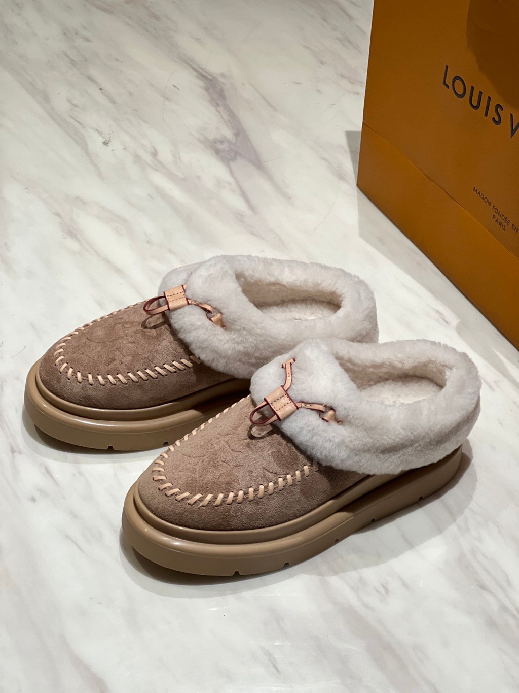 Louis Vuitton Women's SKI Cortina Closed Mule #333452