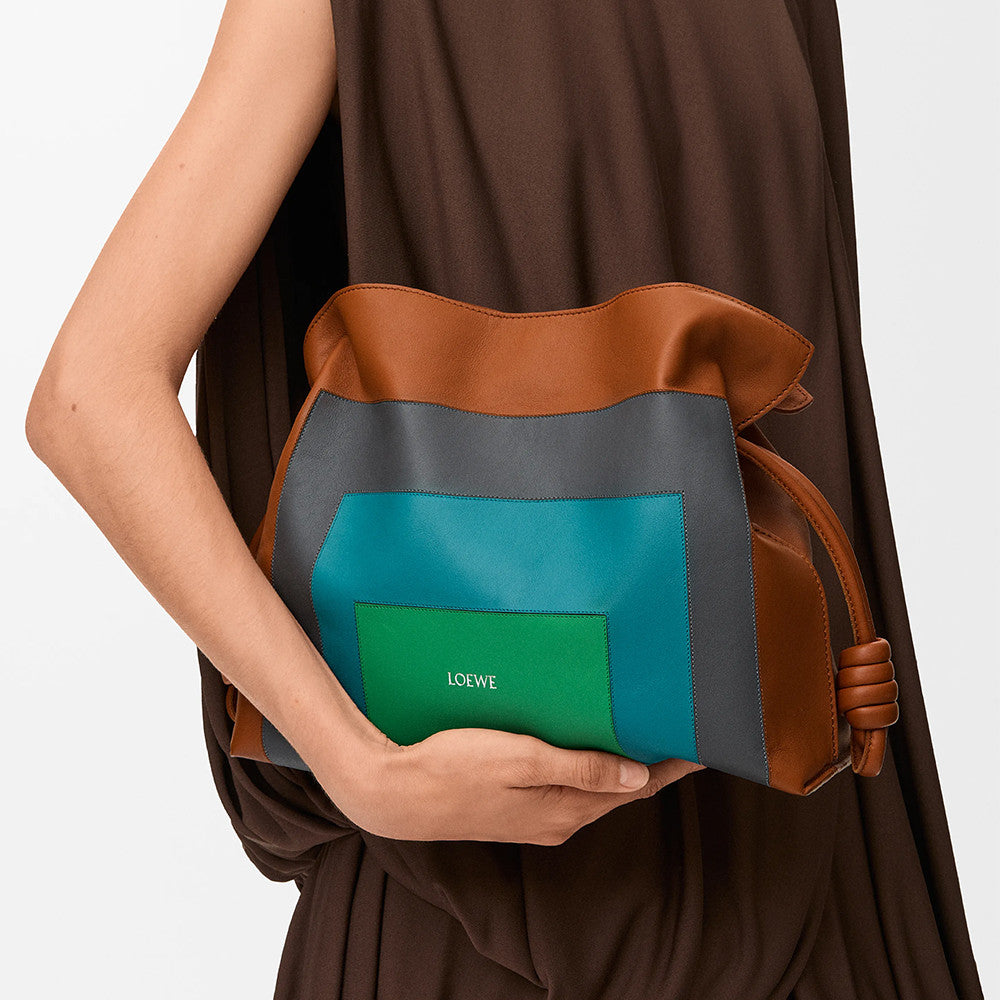 LOEWE Flamenco x Albers  Medium Nappa Leather Flamenco Clutch Caramel Bright Green Logo Classic Cowhide Colorblocked Clutch Bag #332361
