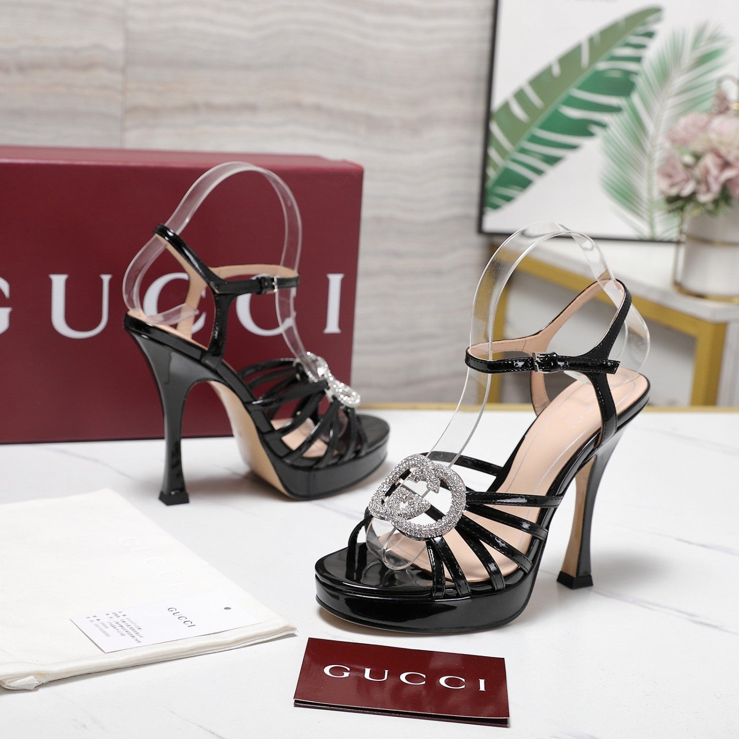 GUCCI Women's Pump With Crystal Interlocking G in Black and Leather 12.5 CM#381122