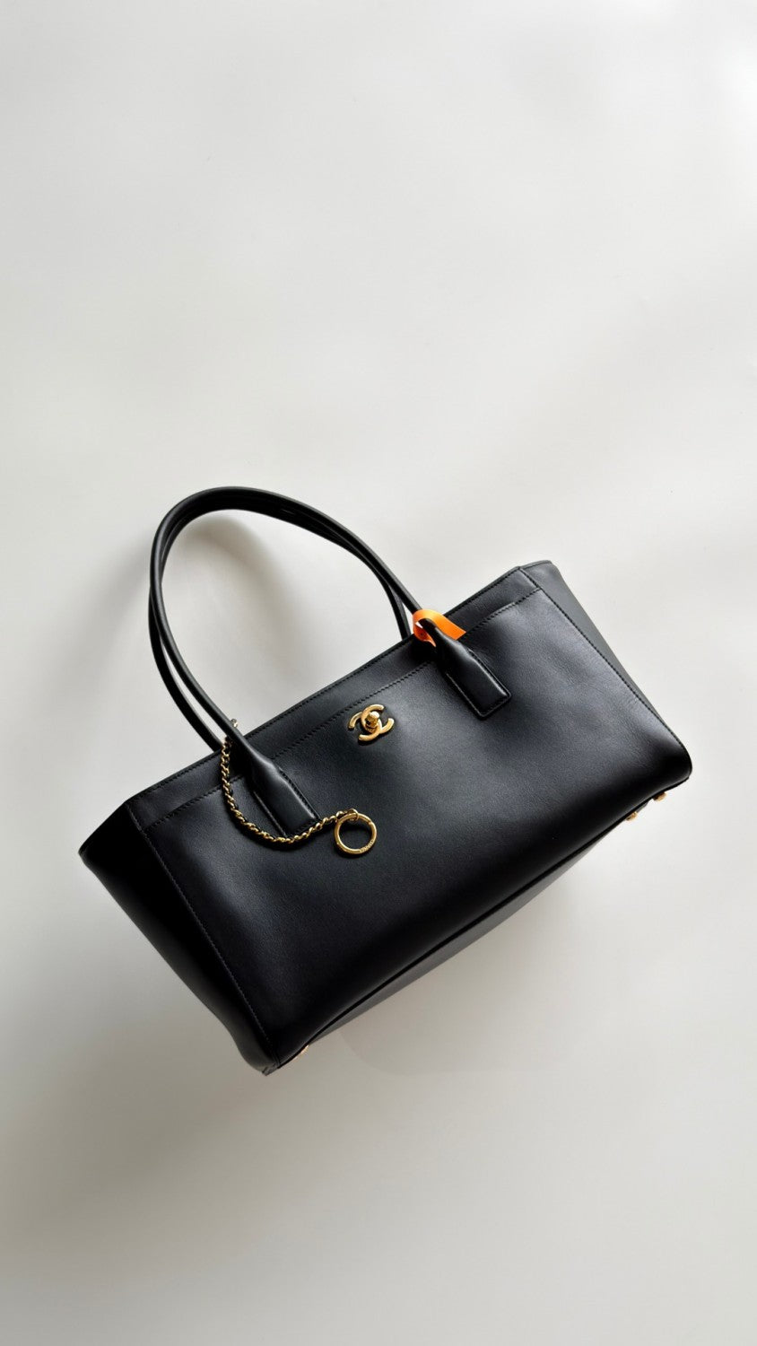 Chanel Cerf Tote Bag Women's Long Black Leather Clutch Elegant Evening & Casual Crossbody Bag  #82721A