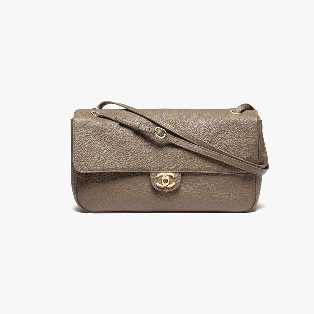 Chanel 26s Black And Silver Grained Calfskin Cf Maxi Flap Crossbody Bag Stylish Sophisticated And Elegant Available In Multiple Colours Lady Bags AS6231 #84387A