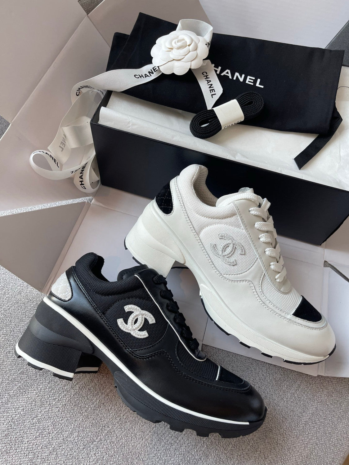 Chanel Sneakers Mixed Fibers Shiny Calfskin Suede Calfskin #335039