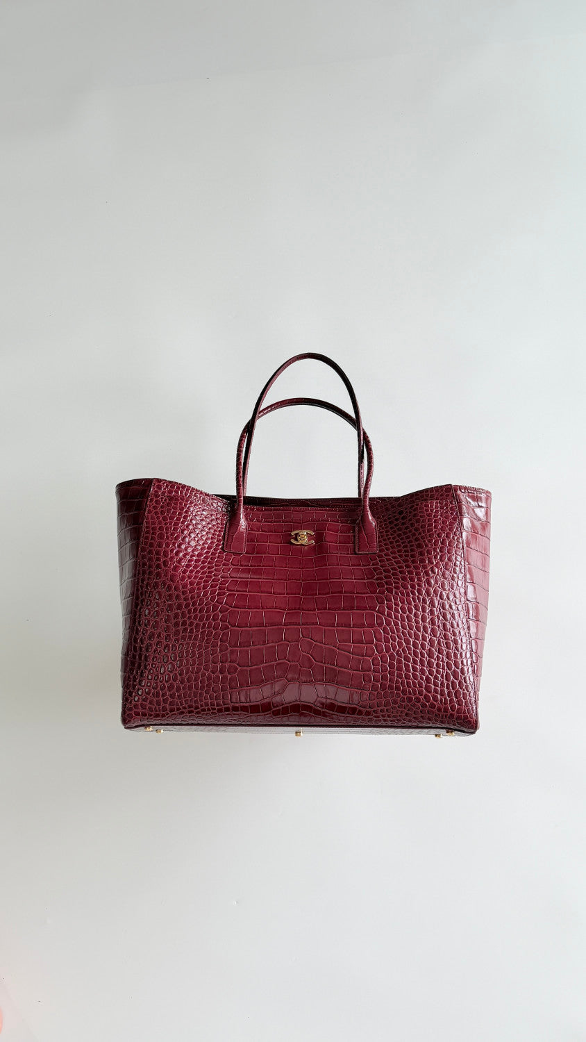 Chanel Women's New 26S Cerf Classic Commuter Tote In Burgundy Available In Two Sizes Bag Lady Bags #197228