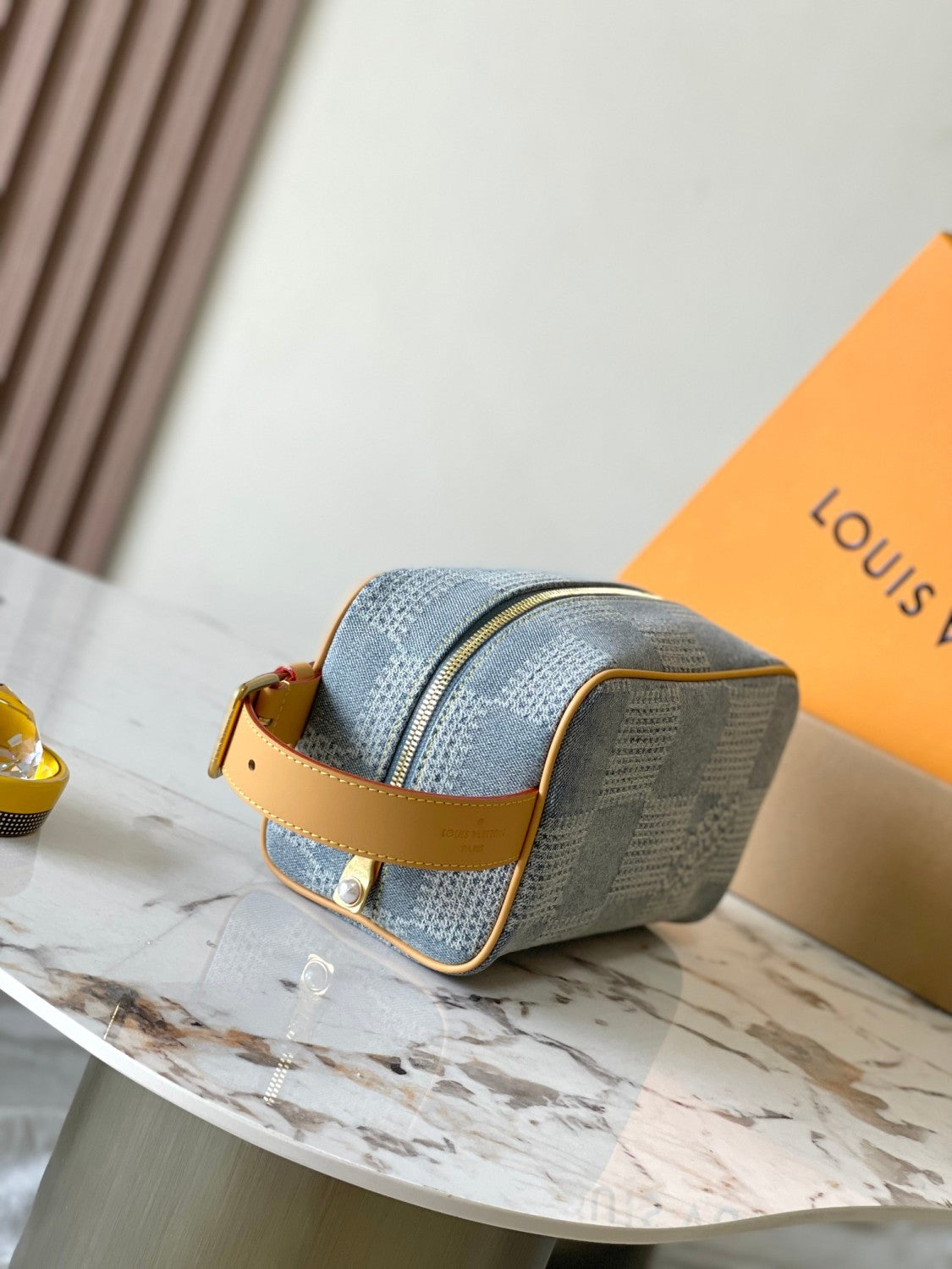 Locker Dopp Kit Louis Vuitton Women's Adjustable Shoulder Strap Checkerboard Design Zip Closure Denim Tote Bag Bags #76849
