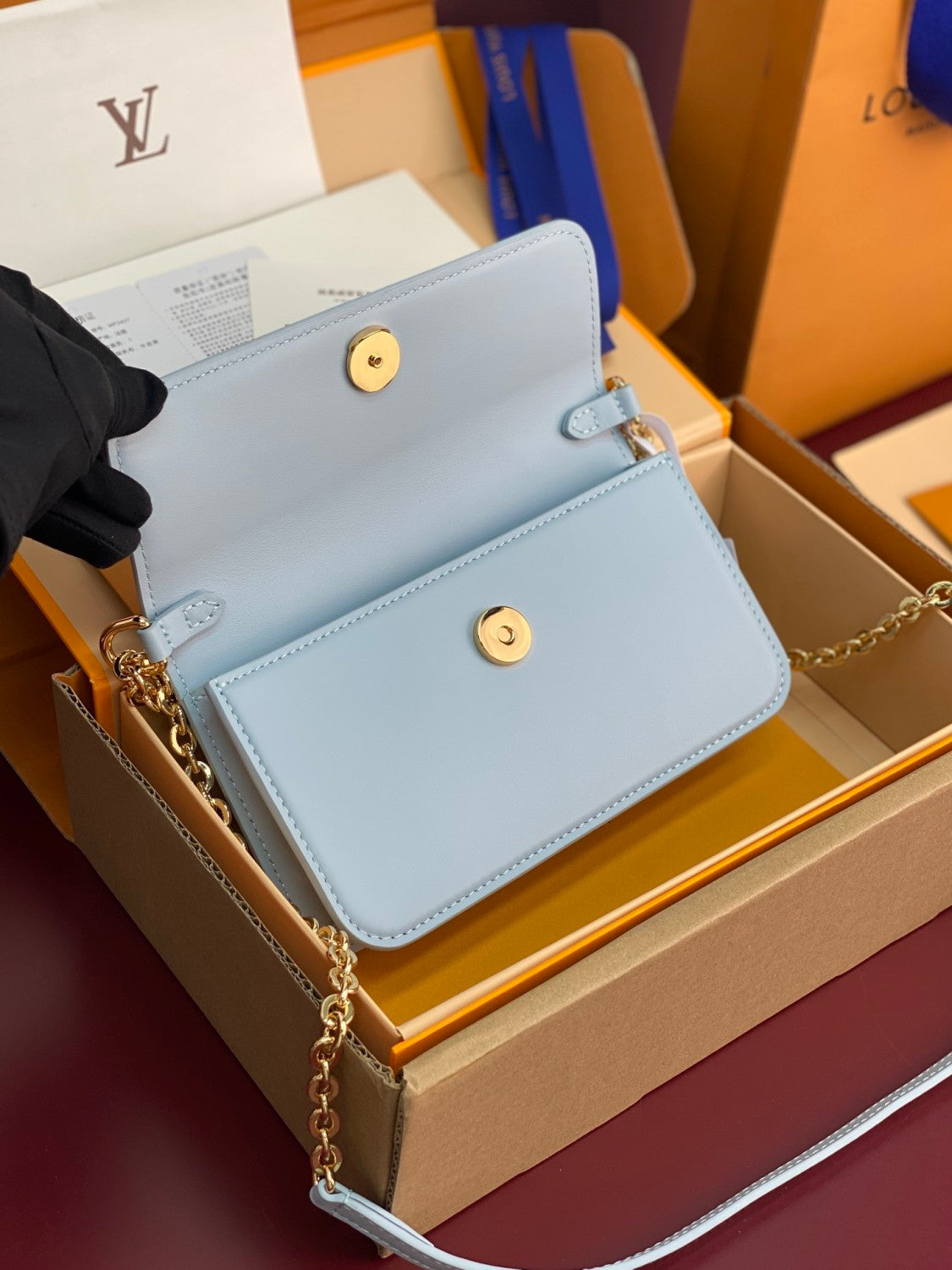 Louis Vuitton WALLET ON CHAIN LV BLOOM Women's Solid Color Metal Chain Shoulder Strap Cowhide Leather Handbag Single Shoulder Crossbody Bag Bags #77333