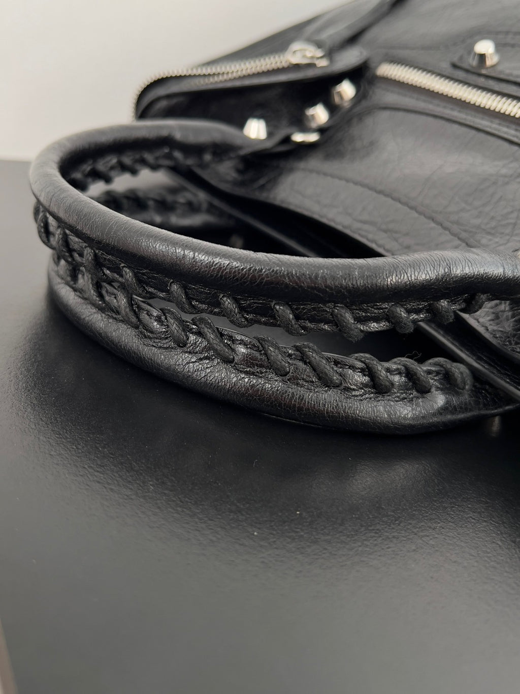 Balenciaga Men's And Women's Solid Color Zipper Closure Adjustable Detachable Shoulder Strap Goatskin Shoulder Handbag Bag Bags #75368