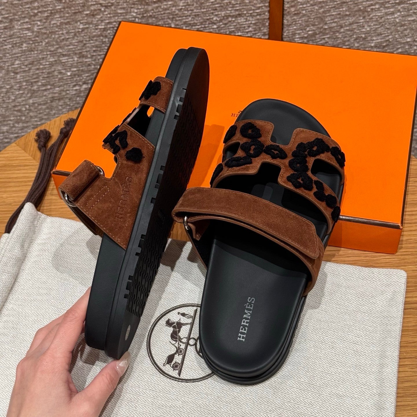 Hermès Chypre sandal Brown #376389
