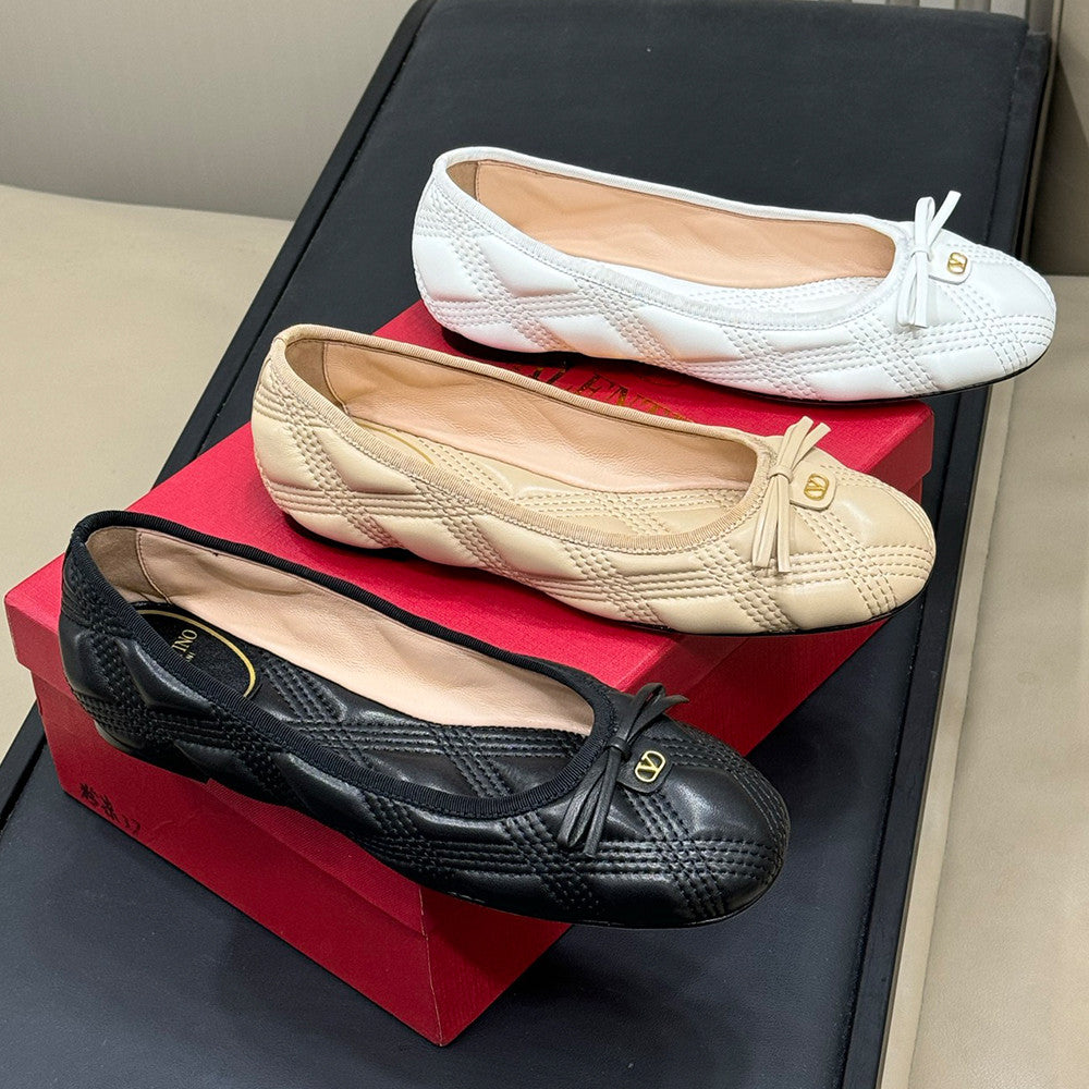 Valentino Garavani Leather Ballerinas #336893