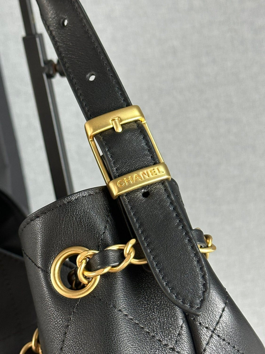 Chanel 25a Hobo Full-leather Black & Gold Vertical Tote Bag Stylish Luxury Shimmering Shoulder Bag Handheld Large Capacity Bags  #82166A