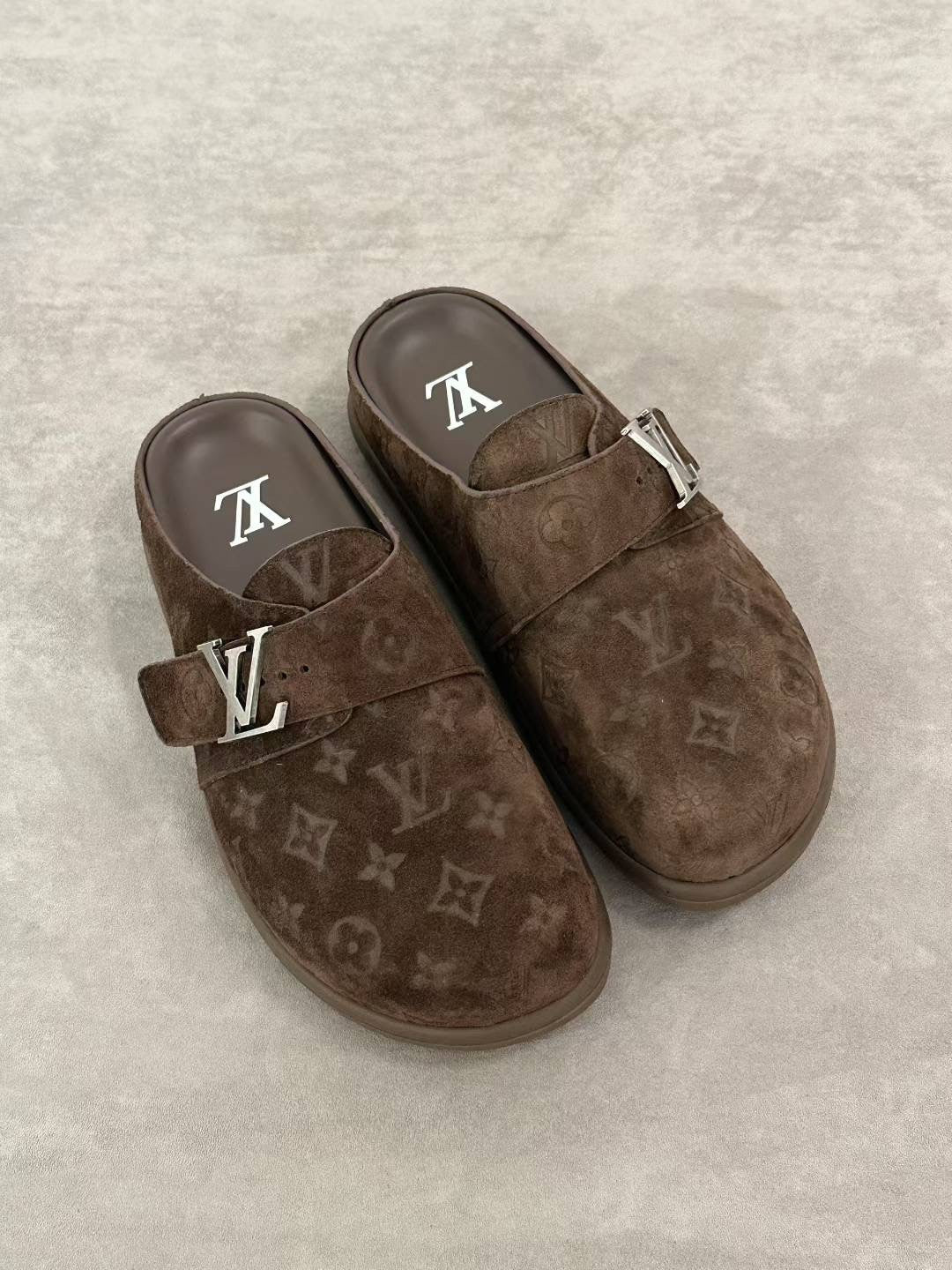 LOUIS VUITTON LV Easy Mule #386980
