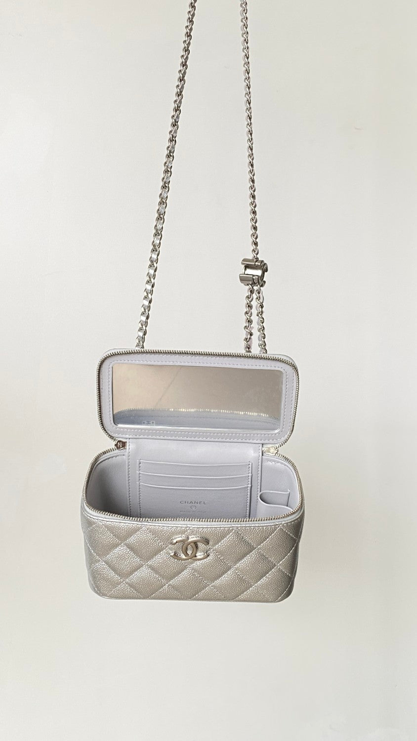 Chanel Women's Retro Vanity Series Solid Color Double C Adjustable Buckle Plaid Leather Shoulder Crossbody Casual Cosmetic Bag Bags #77857