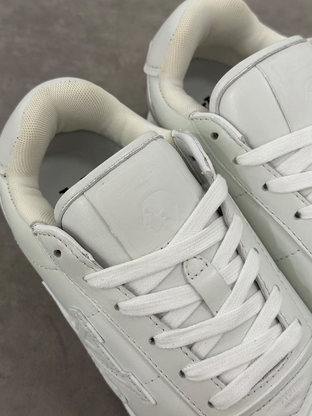 Louis Vuitton LV BUTTERSOFT Men's And Women's Spring/Fall Fashion Casual Round Toe Lace Up Leather Embossed Low Top Sneakers Shoes #78571